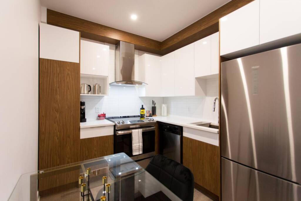 Live Like A Local In This Superb Loft By Den Stays Монреал Екстериор снимка